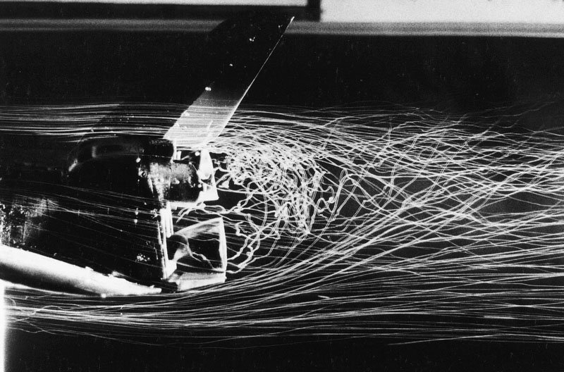 Airflow over space shuttle engines
